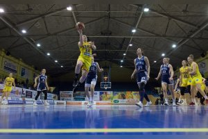 Maródka núti uvažovať o posilách. Young Angels však z vytýčenej cesty nezídu