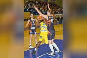 Dobrí anjeli vs. Bourges Basket