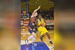 Dobrí anjeli vs. Bourges Basket